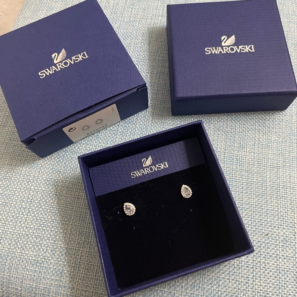 Swarovski Christie Pear drop blue crystal stud earrings Baron matching
